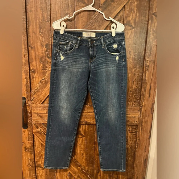Abercrombie & Fitch Denim - Abercrombie and fitch women’s size 4 dark wash lightly distressed denim jeans